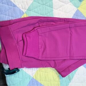 Figs bright fuchsia Zamora medium petite